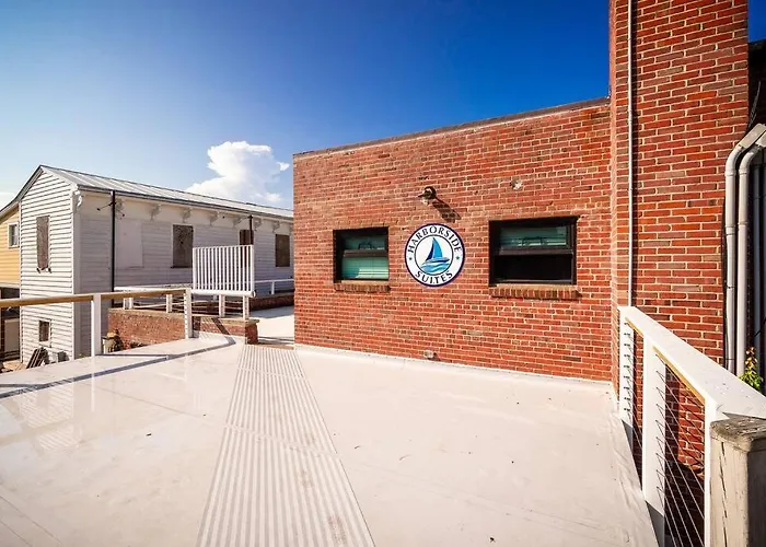 Why Knot Getaway…Rooftop With Waterview! Unit E