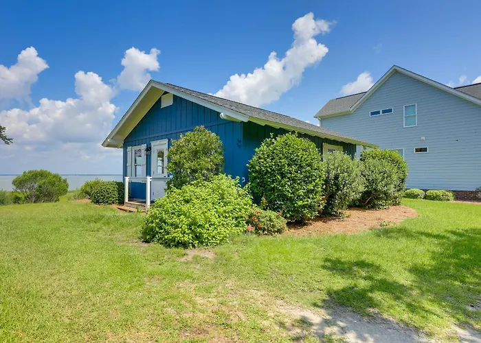 Waterfront Vacation Rental Home On Newport River!