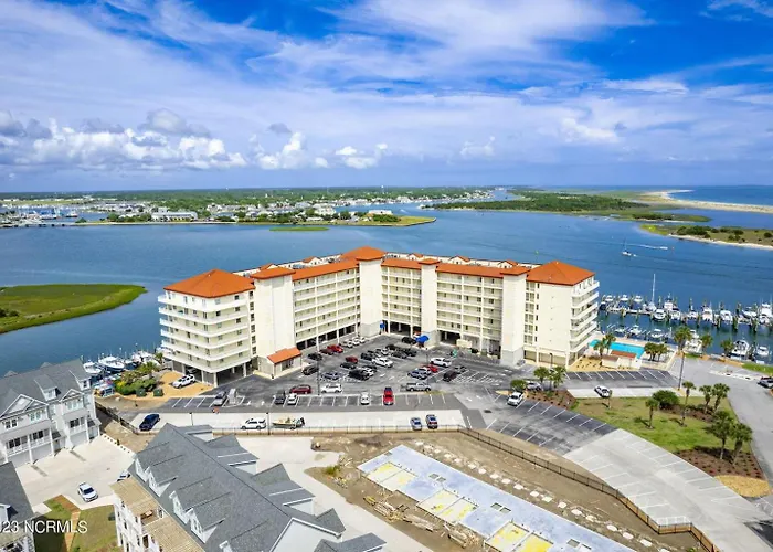 Waterfront Resort , World Class Marina & Slip Avai