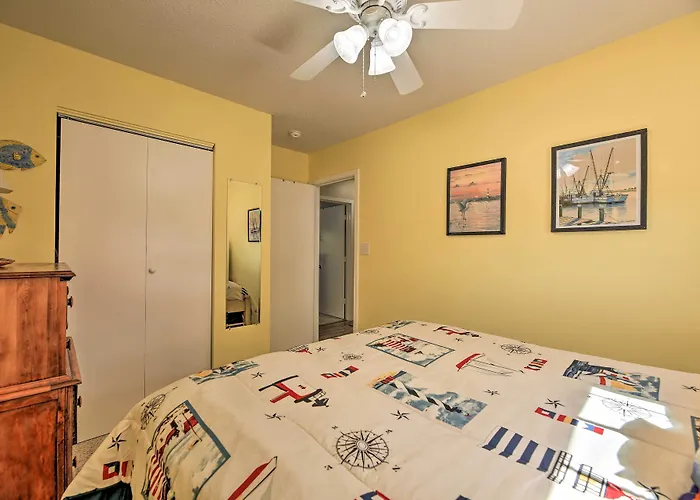 Beaufort Pad W/ Patio: 3 Blocks To Waterfront!